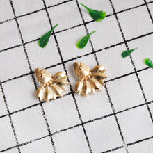 Blooming Beauty Flower Stud Trendy Earring Classic Vintage A - rjas10coolstuff